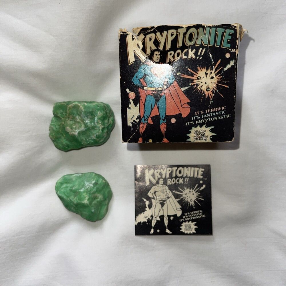 1977 DC COMICS Superman KRYPTONITE Glow In The Dark With Box 2 Rocks